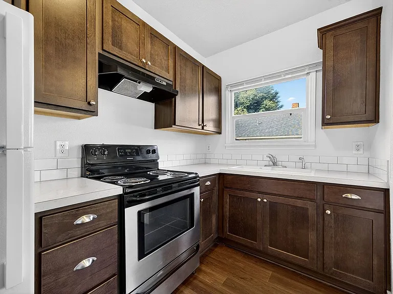 5114 N Williams Ave — Photo 1