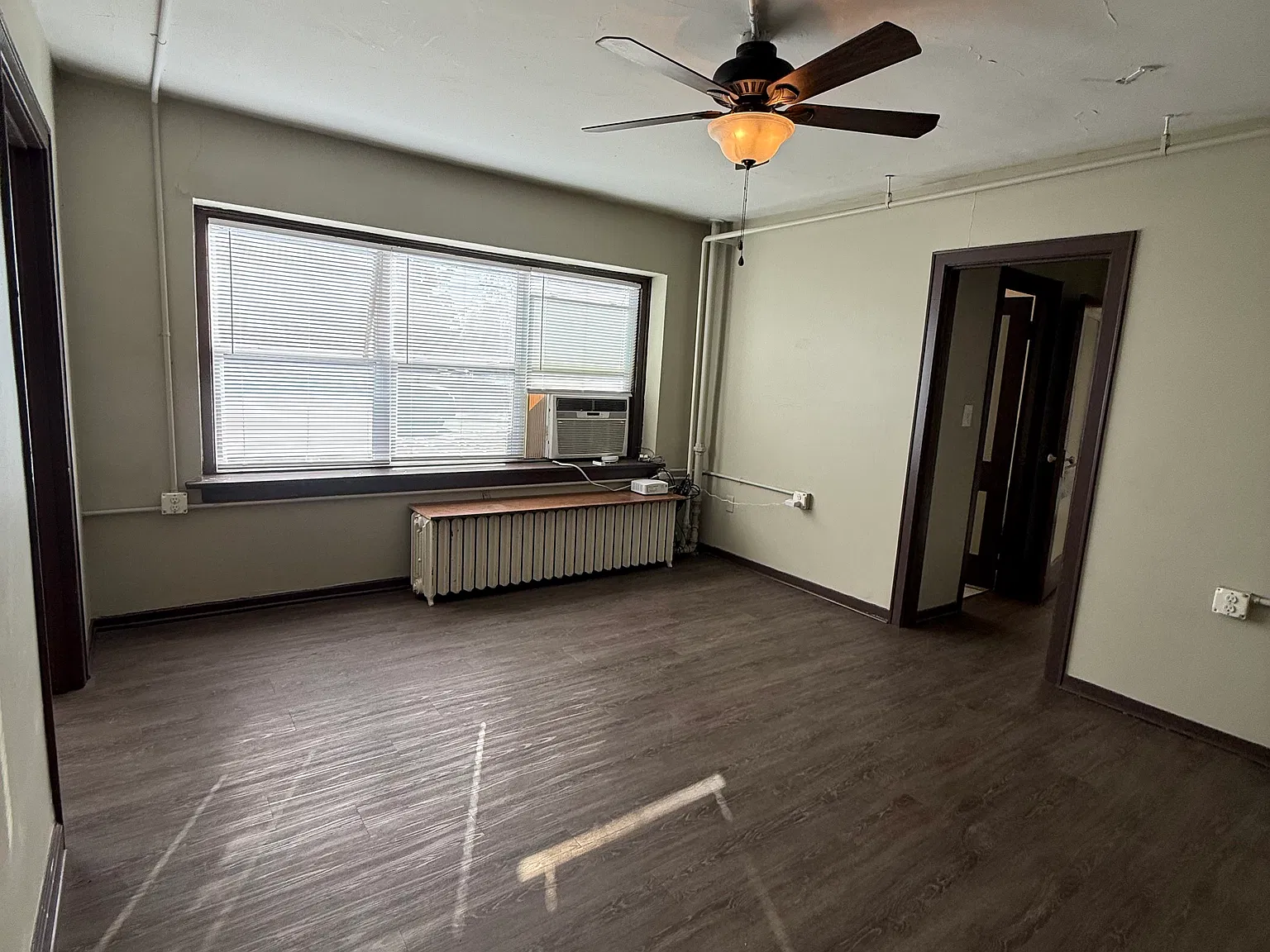 1 bed, 800 sqft, $695 — Photo 1