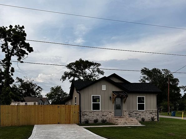 207 Oaklawn Dr
