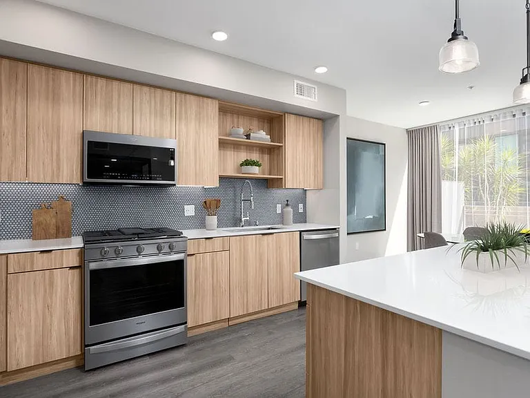 Townhome kitchen