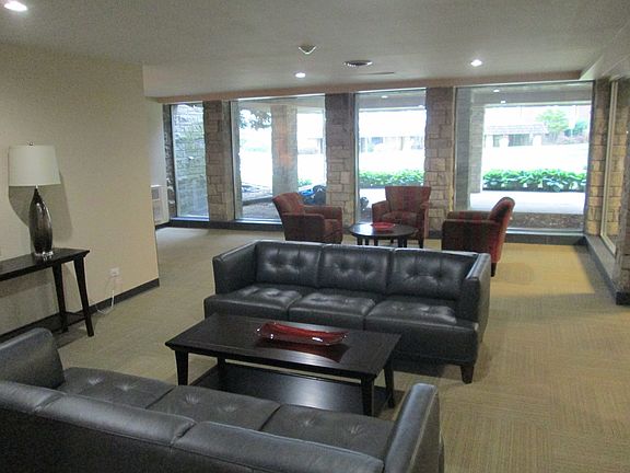3rd image of 201 Thames Pkwy APT 1H