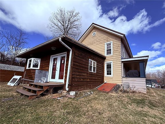 3rd image of 386 Hamilton Valley Rd