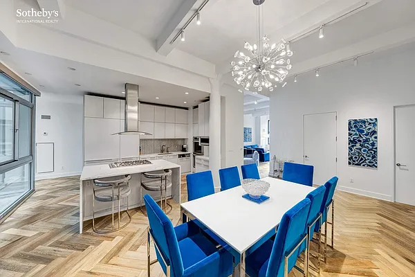 Sold by Sotheby's International Realty | media 4