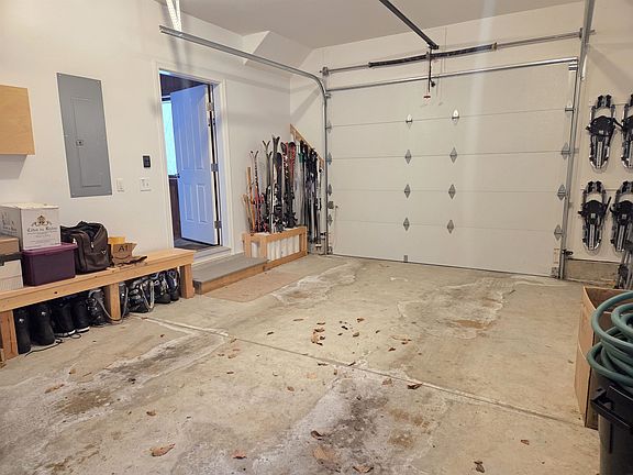 4th image of 36 Westview Road