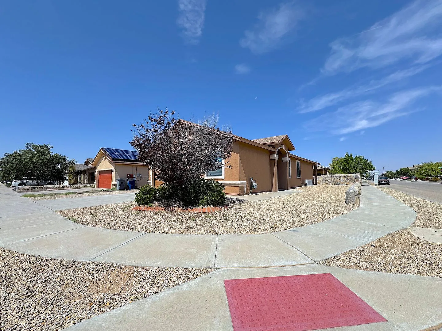 East El Paso 3bed/2Bath Refrig A/C Home! — Photo 1