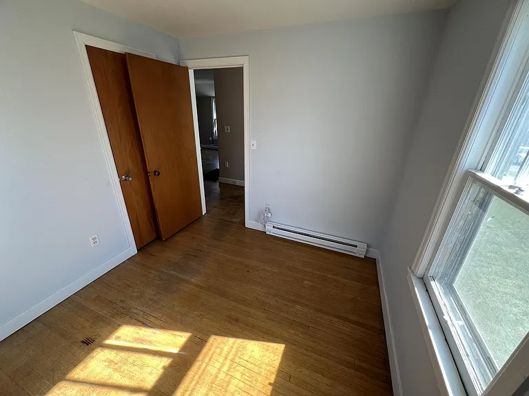 506 Bee St — Photo 6