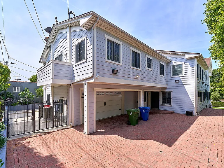 950 S Longwood Ave — Photo 3