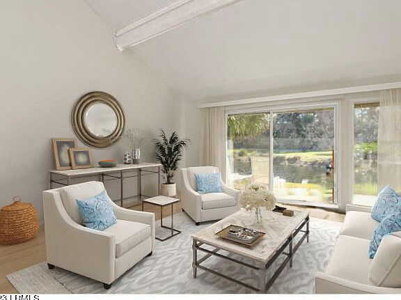 3rd image of 10 Townhouse Manor