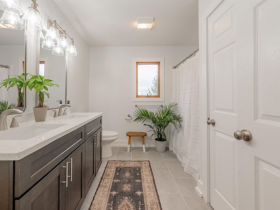 3rd image of 1978 Laurel Creek Rd NE