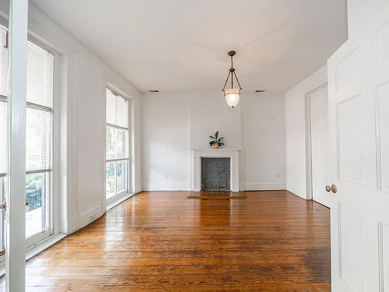 17 E Clay St — Photo 10