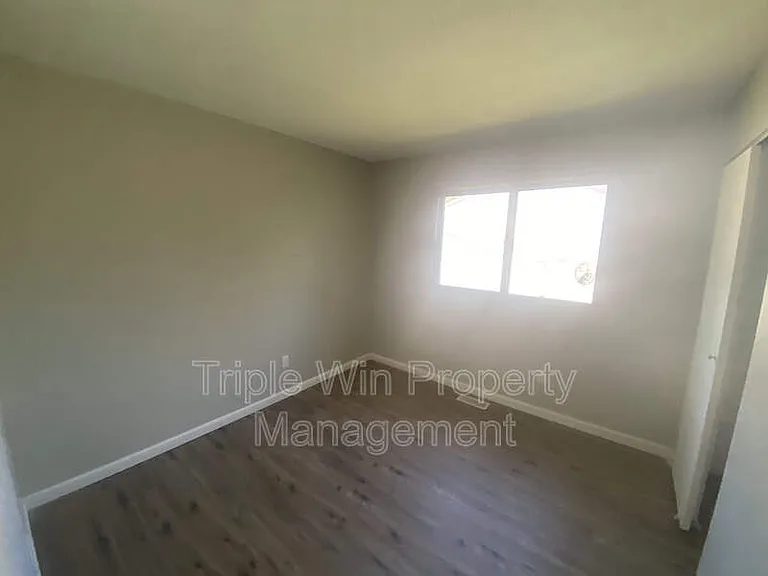 2372 Rockymont Dr — Photo 13