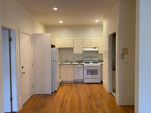 2nd image of 2305 Greenwich St