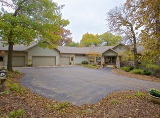 4 Woodshire Ln, Mason City, IA 50401