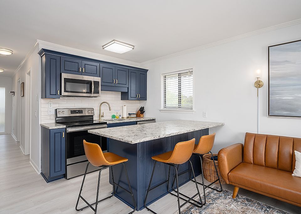 1st image of 40 Folly Field Rd APT B301