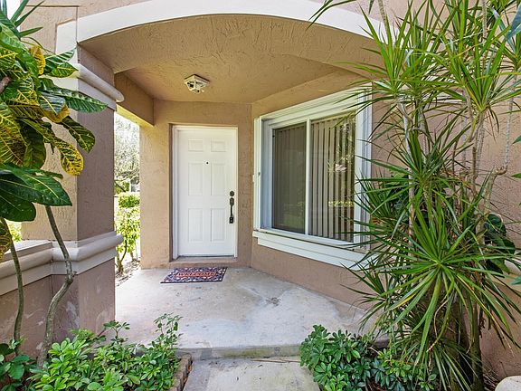 3rd image of 4979 Pinemore Lane
