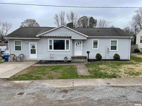 207 State St, Carmi, IL 62821