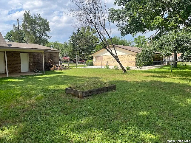 1306 Carnation Ln — Photo 20
