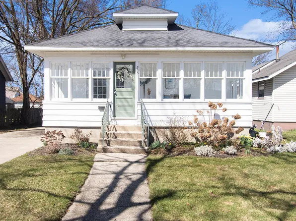 385 W 21st St, Holland, MI 49423