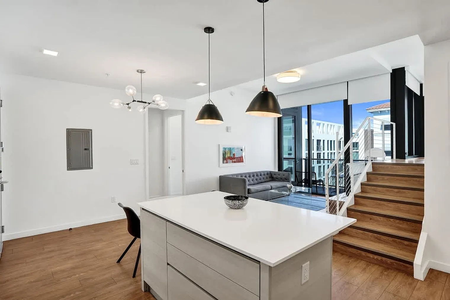 1 bed, 1.0 bath, $5,186 — Photo 3