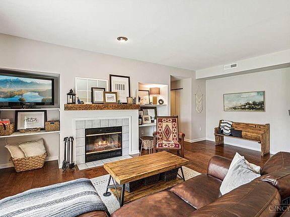 5th image of 2339 Kemper Ln Unit A