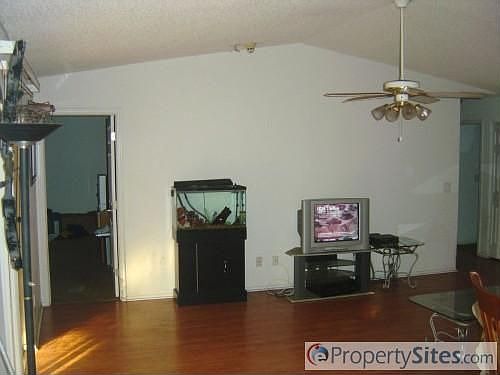2nd image of 6225 Cedarbrook Dr N