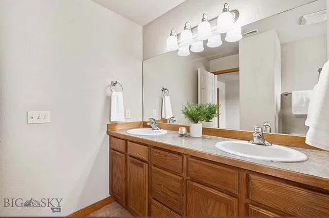 2953 N 27th Ave #15 — Photo 13