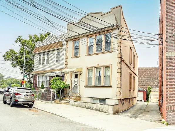 5620 68th St, Maspeth, NY 11378