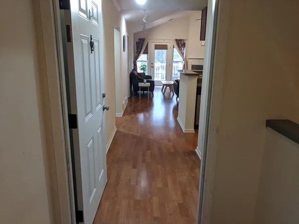 13 Captains Ct, Madison, WI