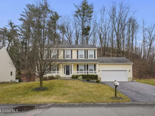 25 Kriss Krossing, East Greenbush, NY 12061