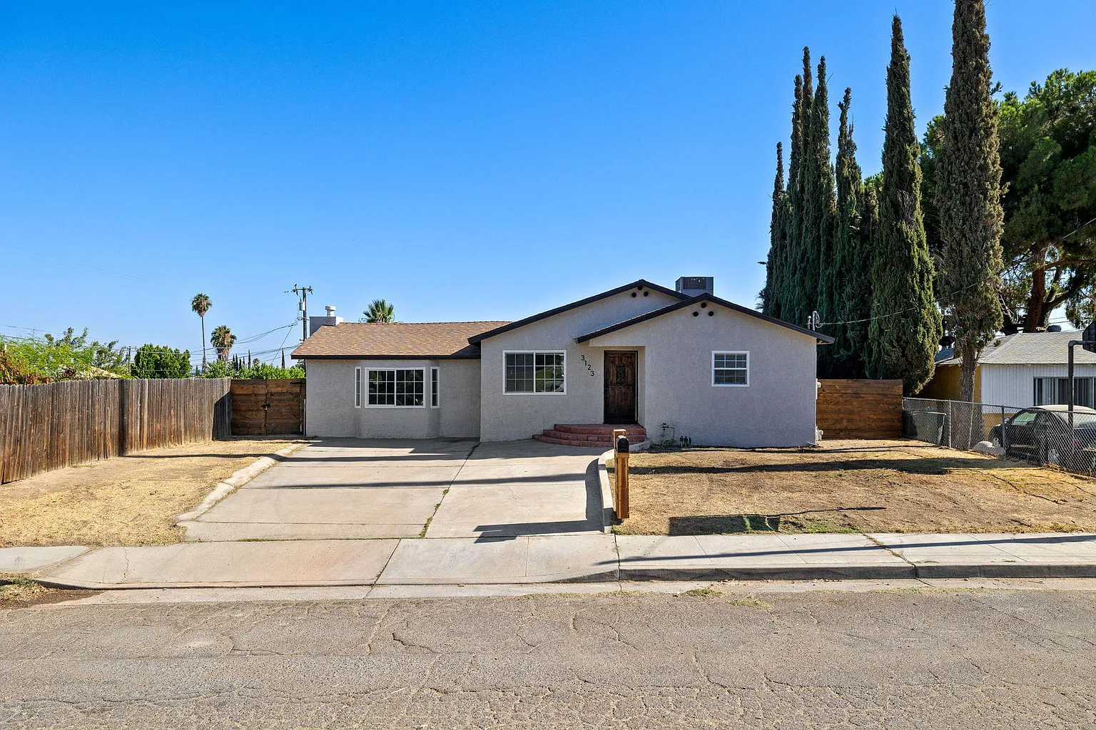 3123 Crestline Road photo 1