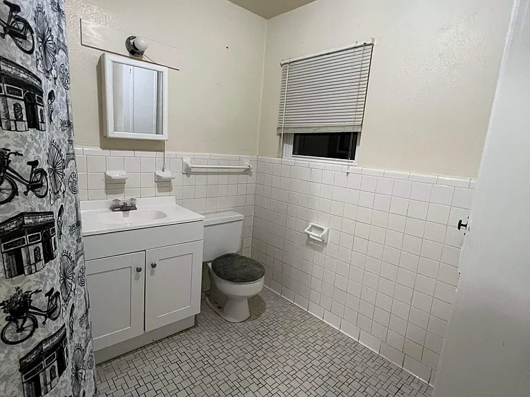 1435 S Rusk St — Photo 8