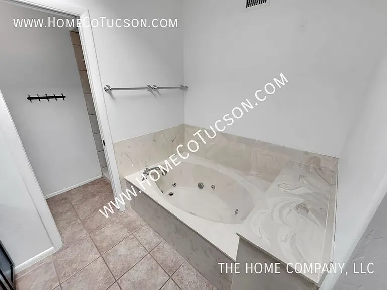 11854 N Desert Slopes Way — Photo 21