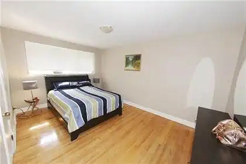 Winnipeg Apartment for rent - 3 Bedrooms — photo 4