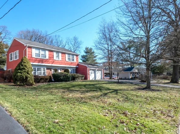 7 Freeman Rd, Somerset, NJ 08873