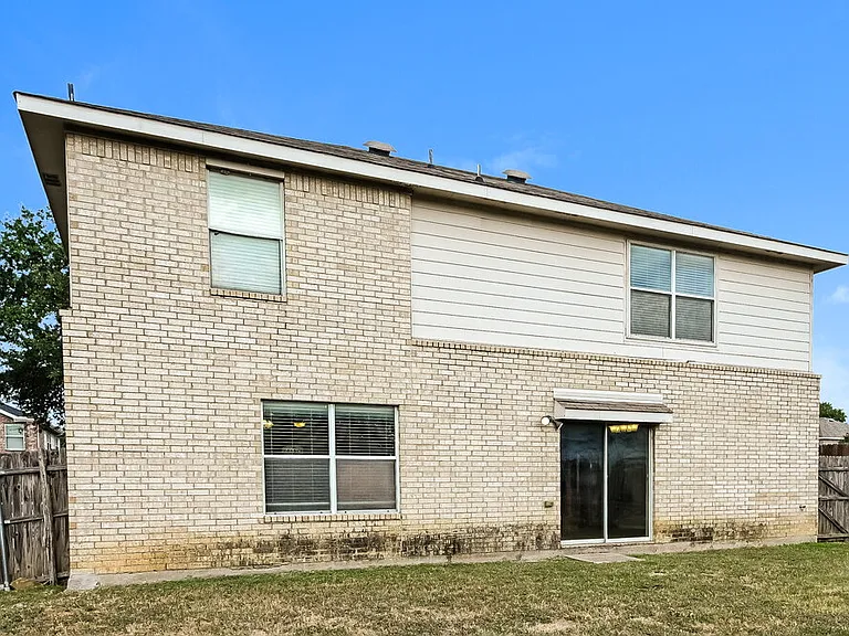 949 Canary Dr — Photo 17