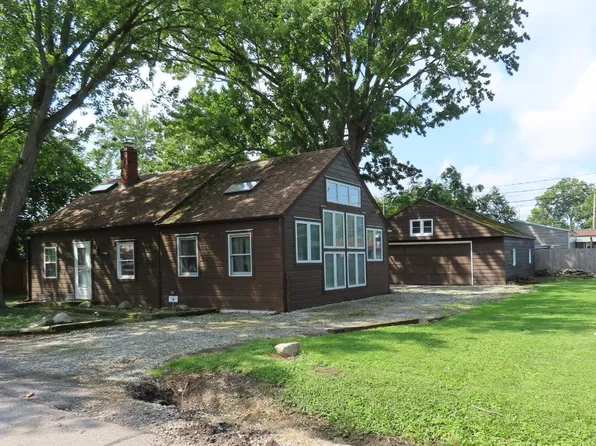 182 Harcourt Rd, Vermilion, OH 44089