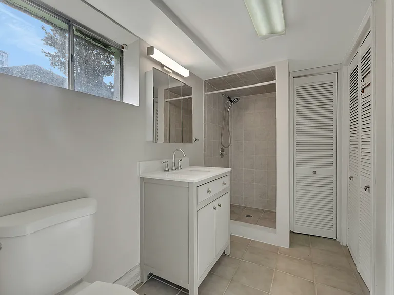2 Carlen Ct #1 — Photo 23