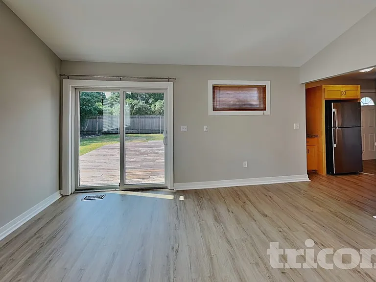 3692 Dennis Ln — Photo 3