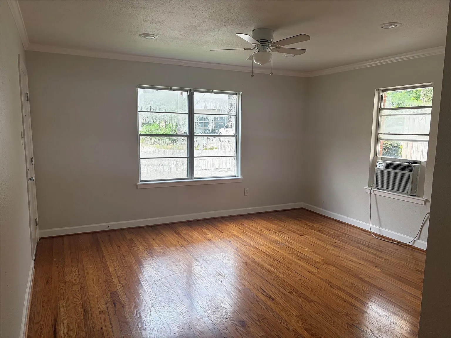1 bed, 1.0 bath, 600 sqft, $1,075 — Photo 3