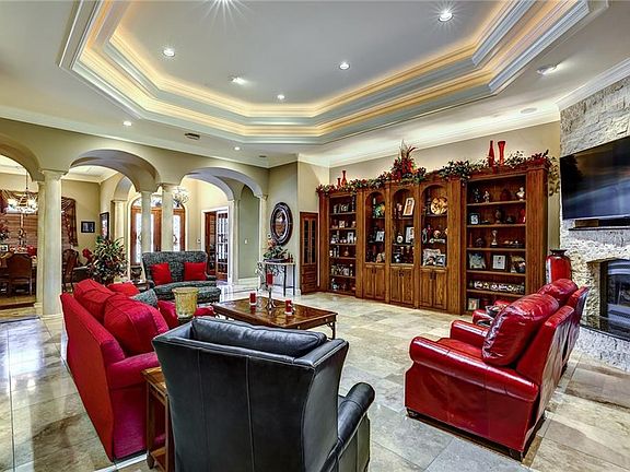 5th image of 618 Creekbend Dr