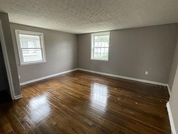 4th image of 1155 E 22nd Ave