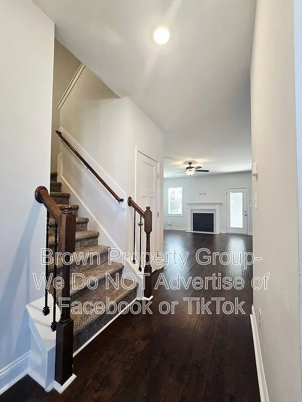 5 bed, 3.5 bath, 2200 sqft, $2,250 — Photo 4