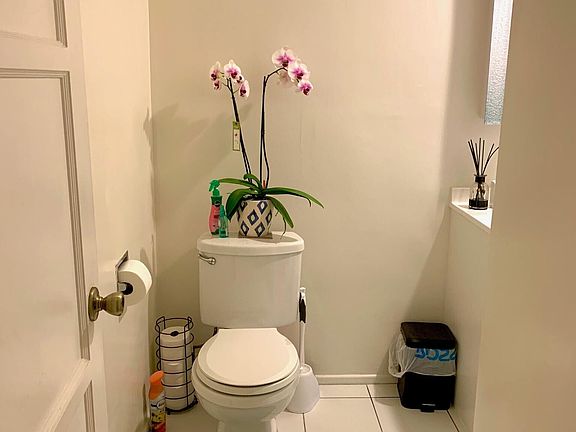 5th image of 1227 Crescent Dr #1227