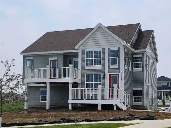 19105 Cloverleaf Way, Farmington, MN 55024