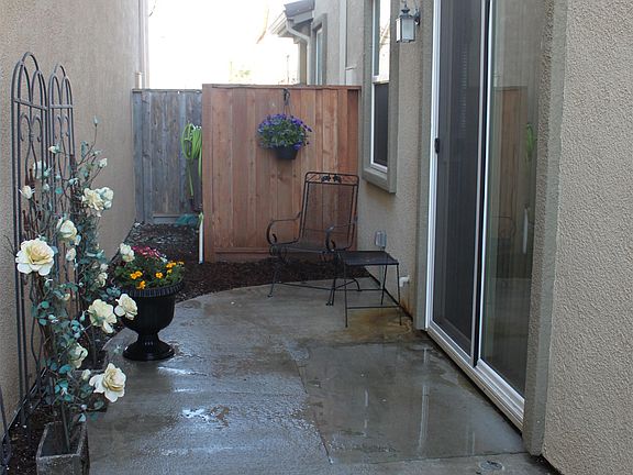 5th image of 3231 Paumanok Way