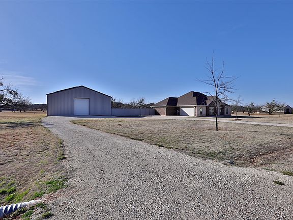 4th image of 174 Bear Creek Dr