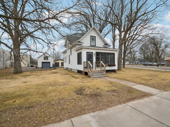 314 S Main St, Luck, WI 54853