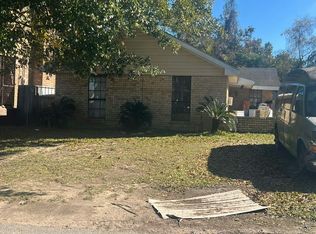 2121 Allo Mumphrey Dr, Violet, LA 70092