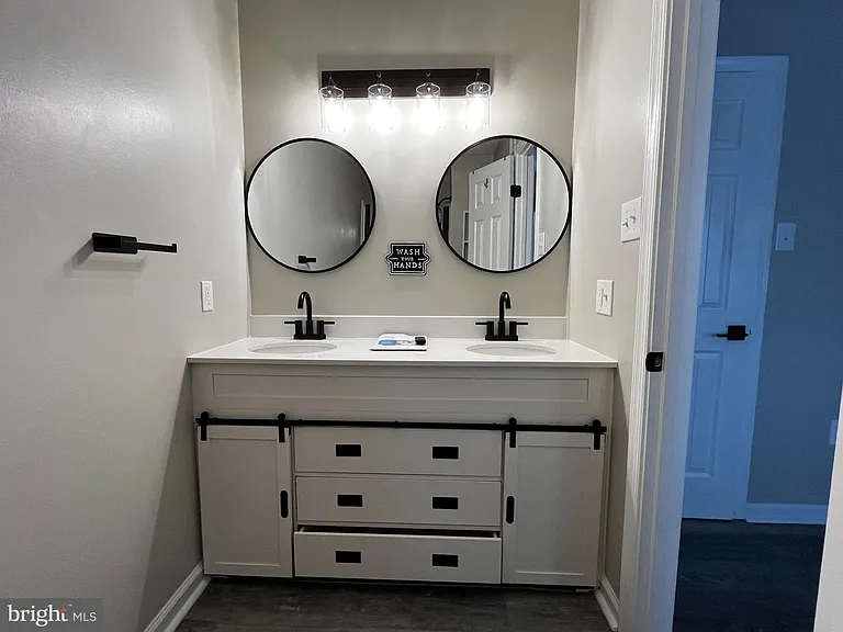 321 Tudor Dr — Photo 8