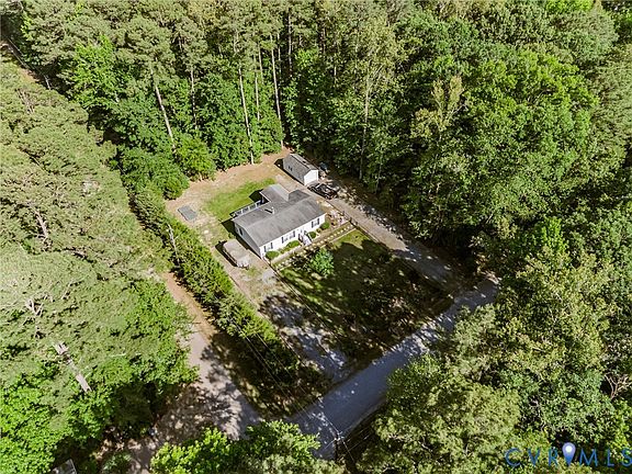 3rd image of 236 Hickory Dr